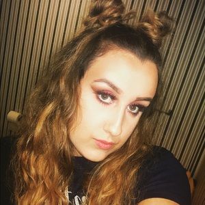 Meet your Posher, Kendra